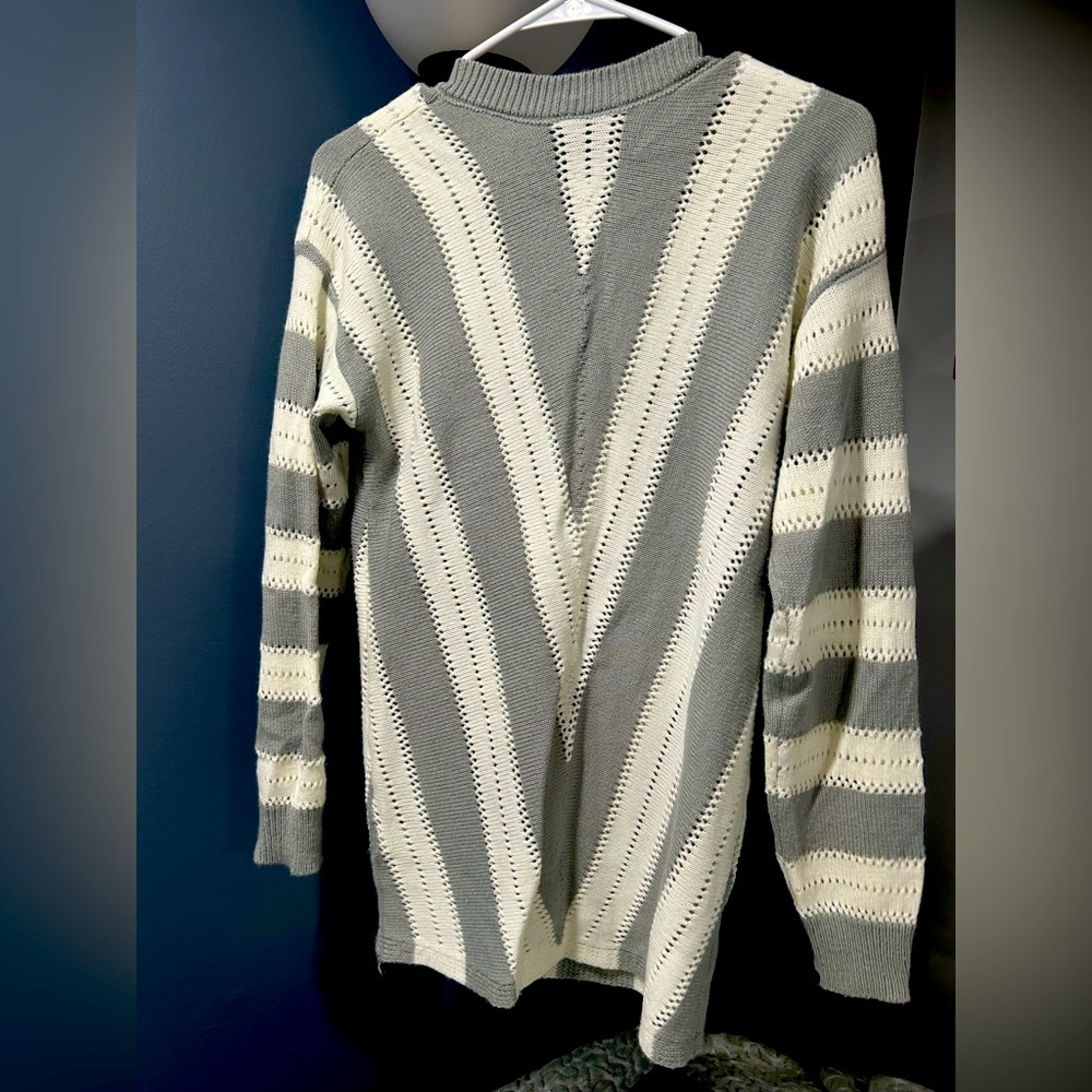 🚨PART OF 4 for 15🚨 just add 4 to bundle Small Long Sleeve Stipe Blouse New